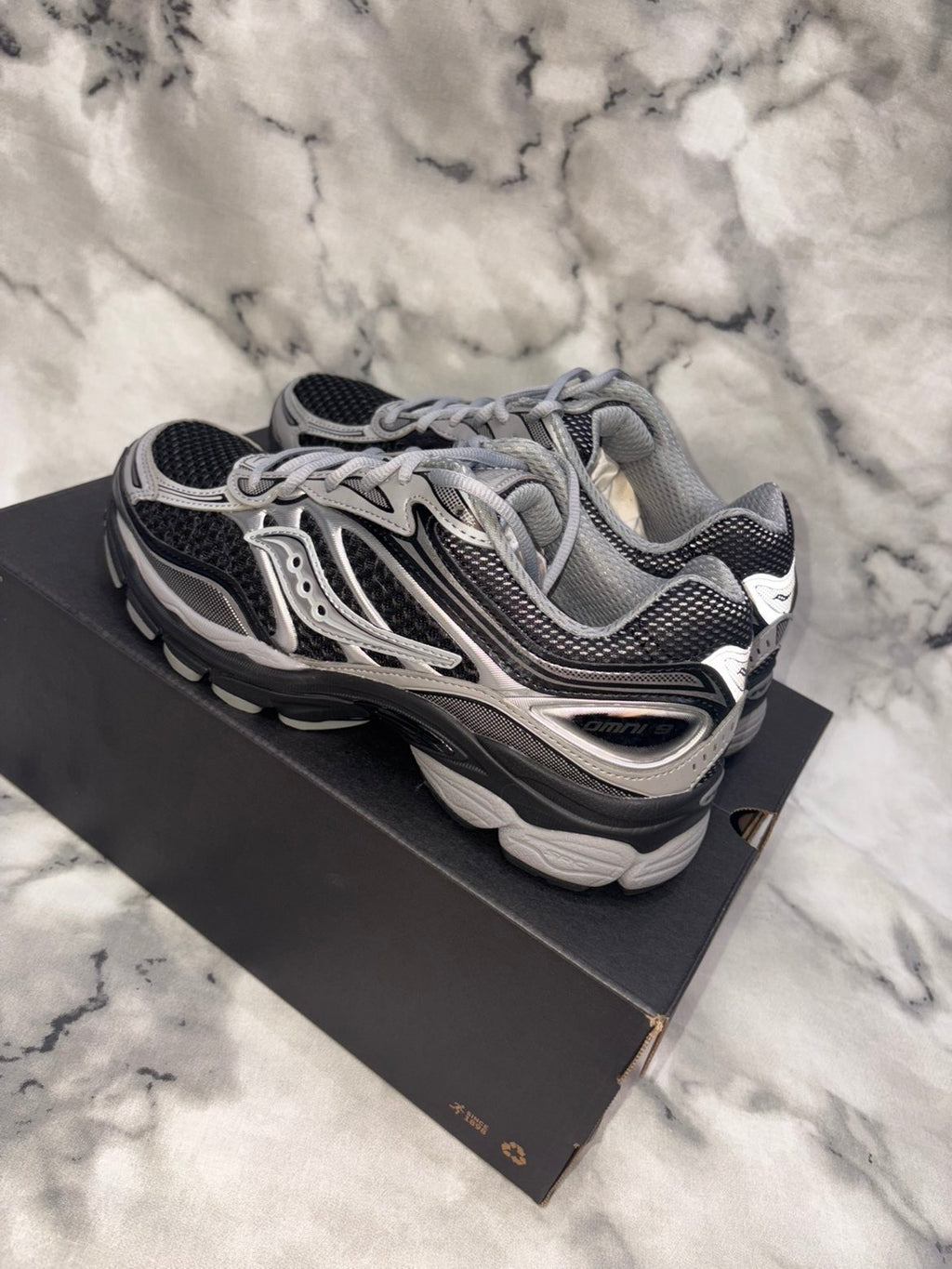 Saucony progrid omni 9 ‘black/grey’