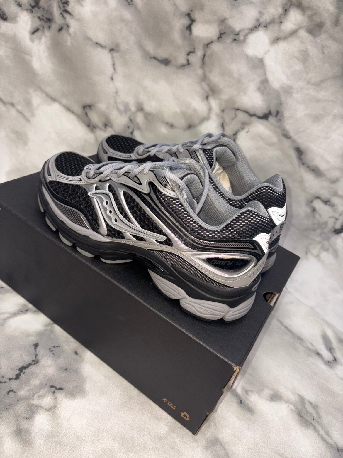 Saucony progrid omni 9 ‘black/grey’