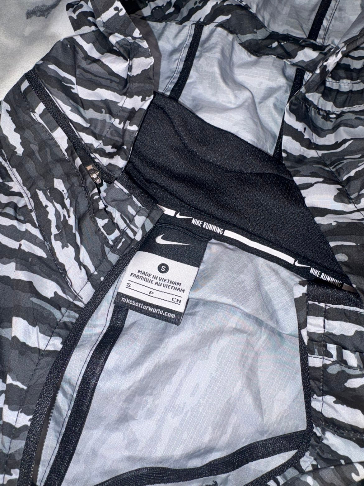 Nike ‘Black & White Camo’ Windrunner USED