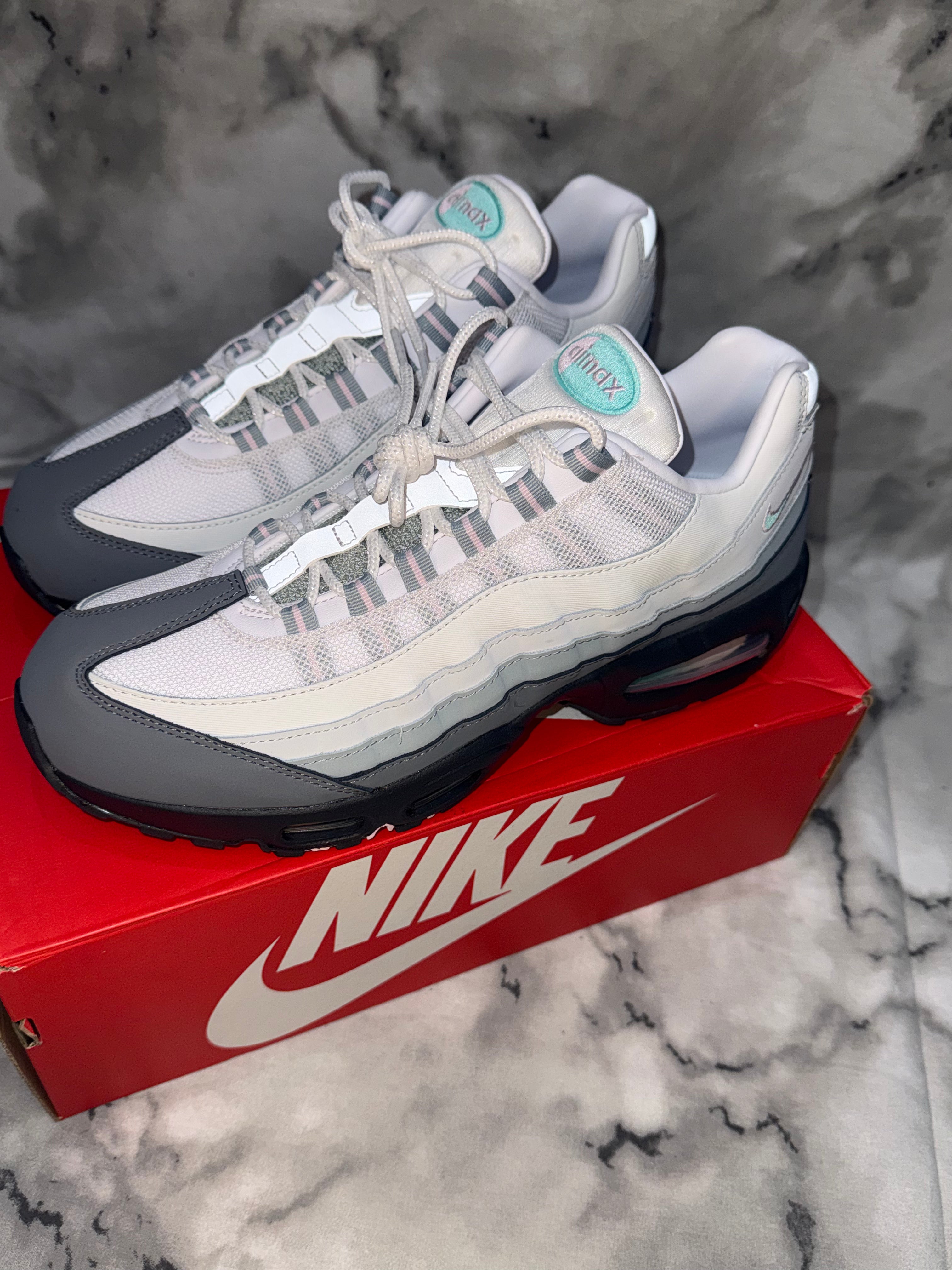 Nike Air Max 95 'Apple Pink'